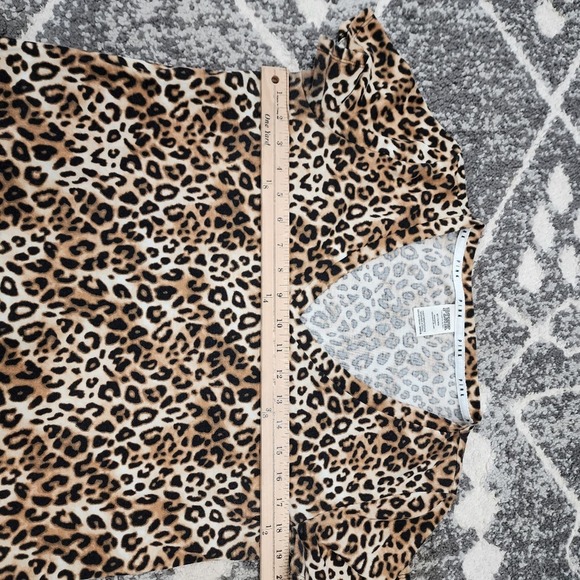 PINK Victoria secret printed women's size medium shirt - Picture 6 of 7